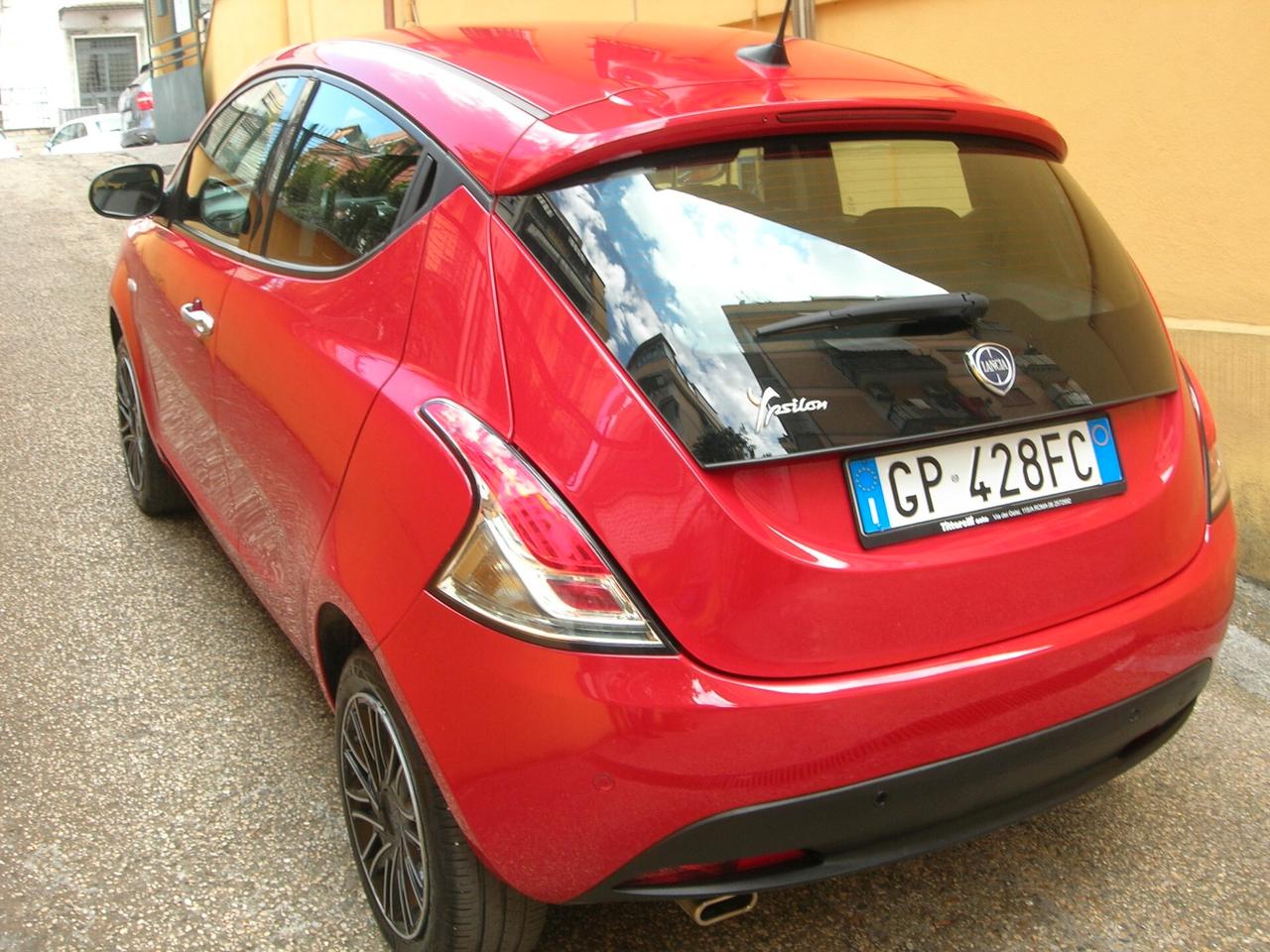 Lancia Ypsilon 1.0 FireFly 5 porte S&S Hybrid Gold