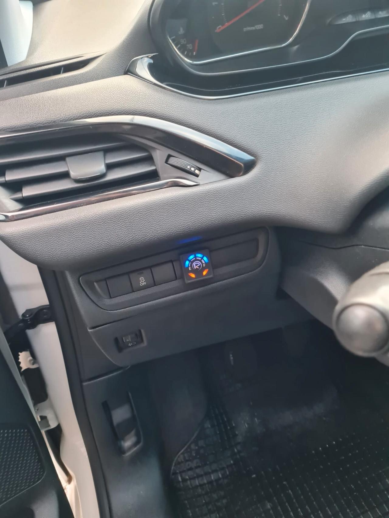 Peugeot 208 1.2 VTi 82 CV 5P Allure