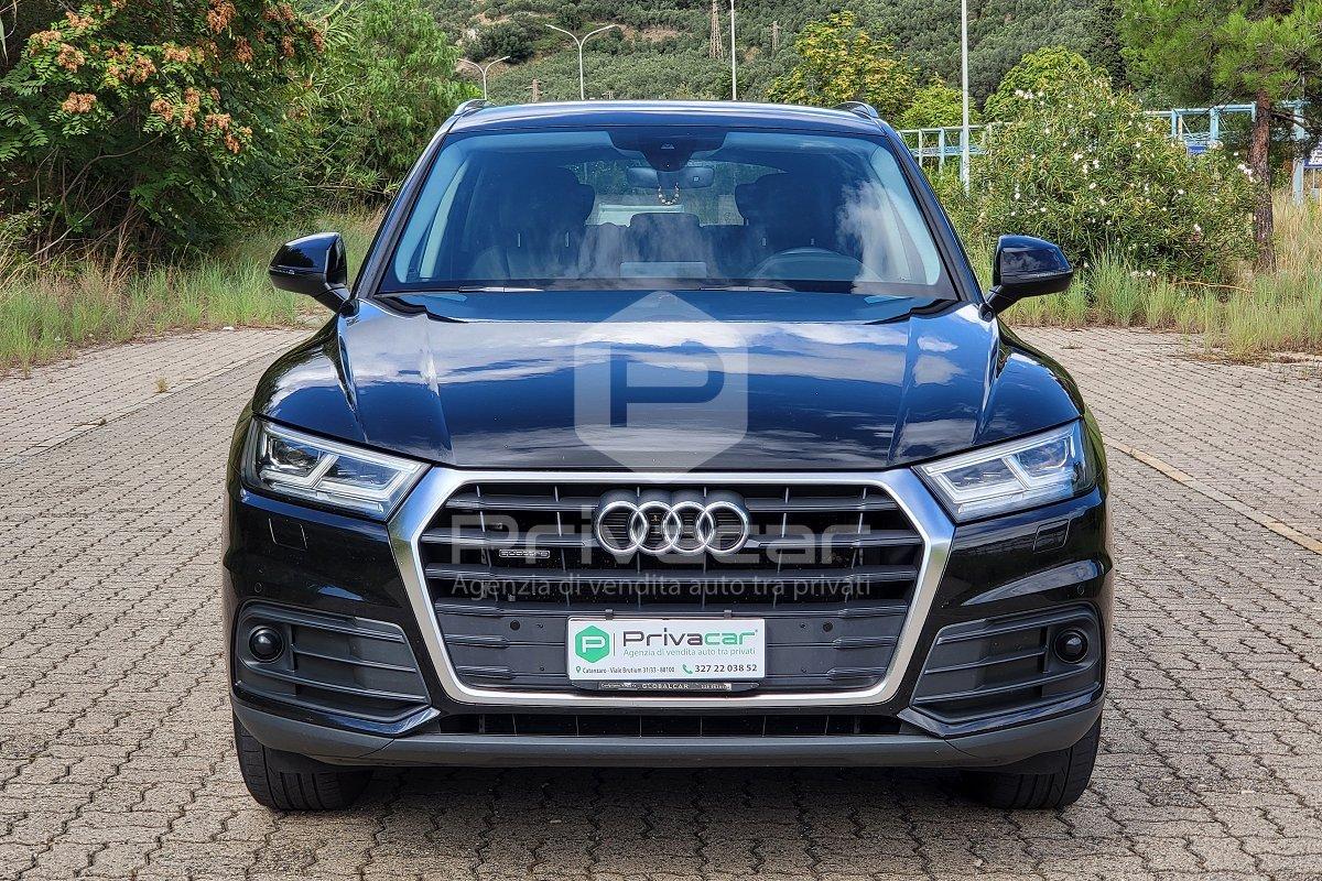 AUDI Q5 40 TDI quattro S tronic Business