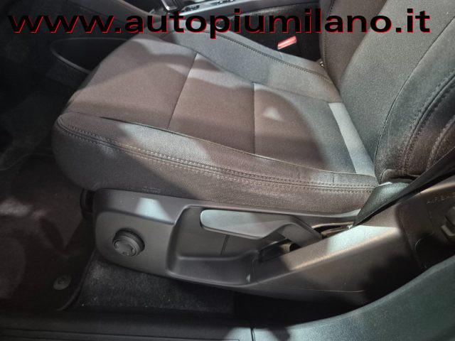VOLVO XC40 T3 Momentum Core