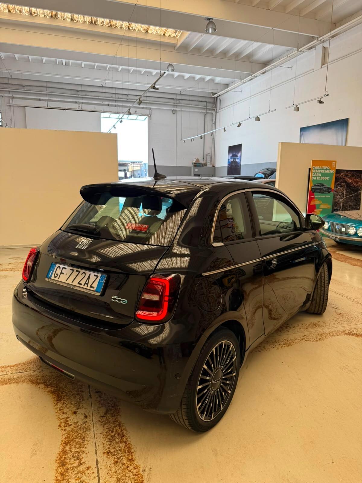 Fiat 500e 3+1 42 kWh La Prima