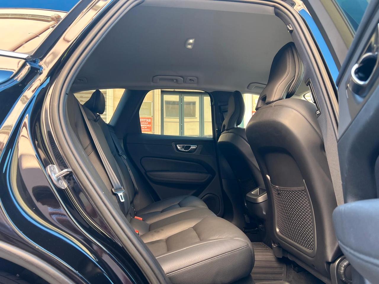 VOLVO XC60 INSCRIPTION B4 2.0 MHEV AWD 197CV PELLE NAVI CAM ANNO 2022