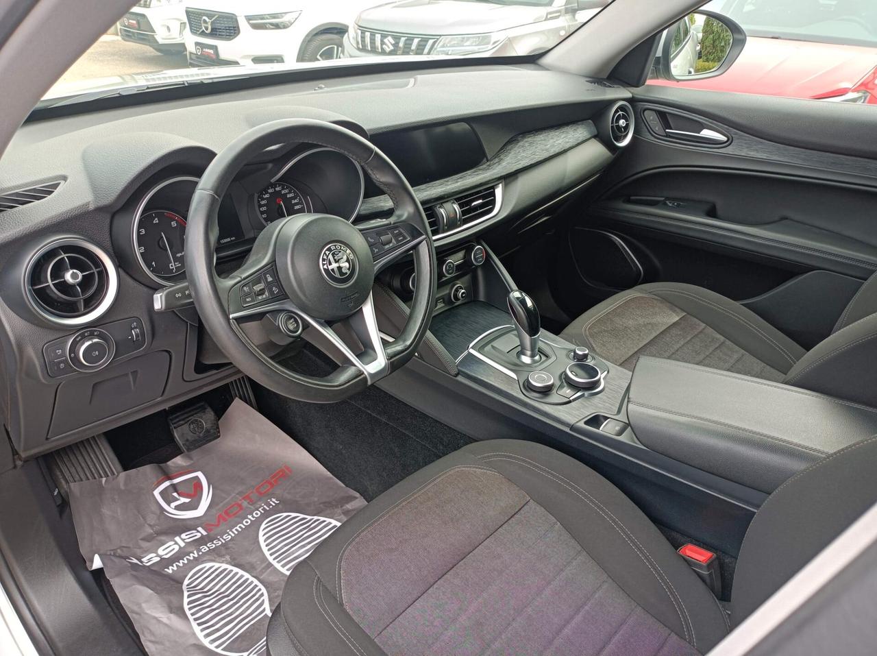 Alfa Romeo Stelvio 2.2 Turbodiesel 180 CV AT8 RWD Business