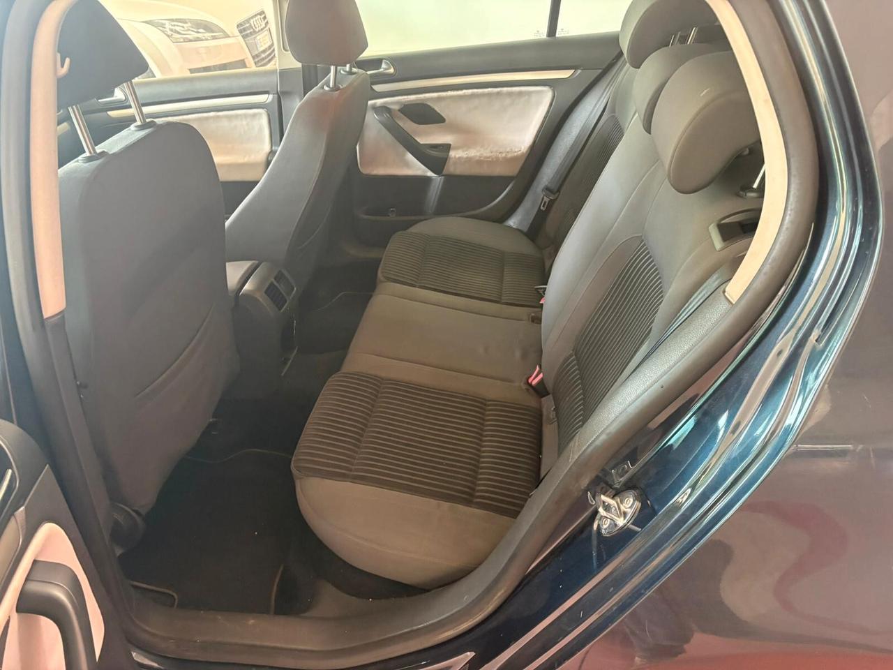 VOLKSWAGEN GOLF serie5 DIESEL 1900 CV 105 PER NEOPATENTATI Km 210.348 garanzia 12 mesi