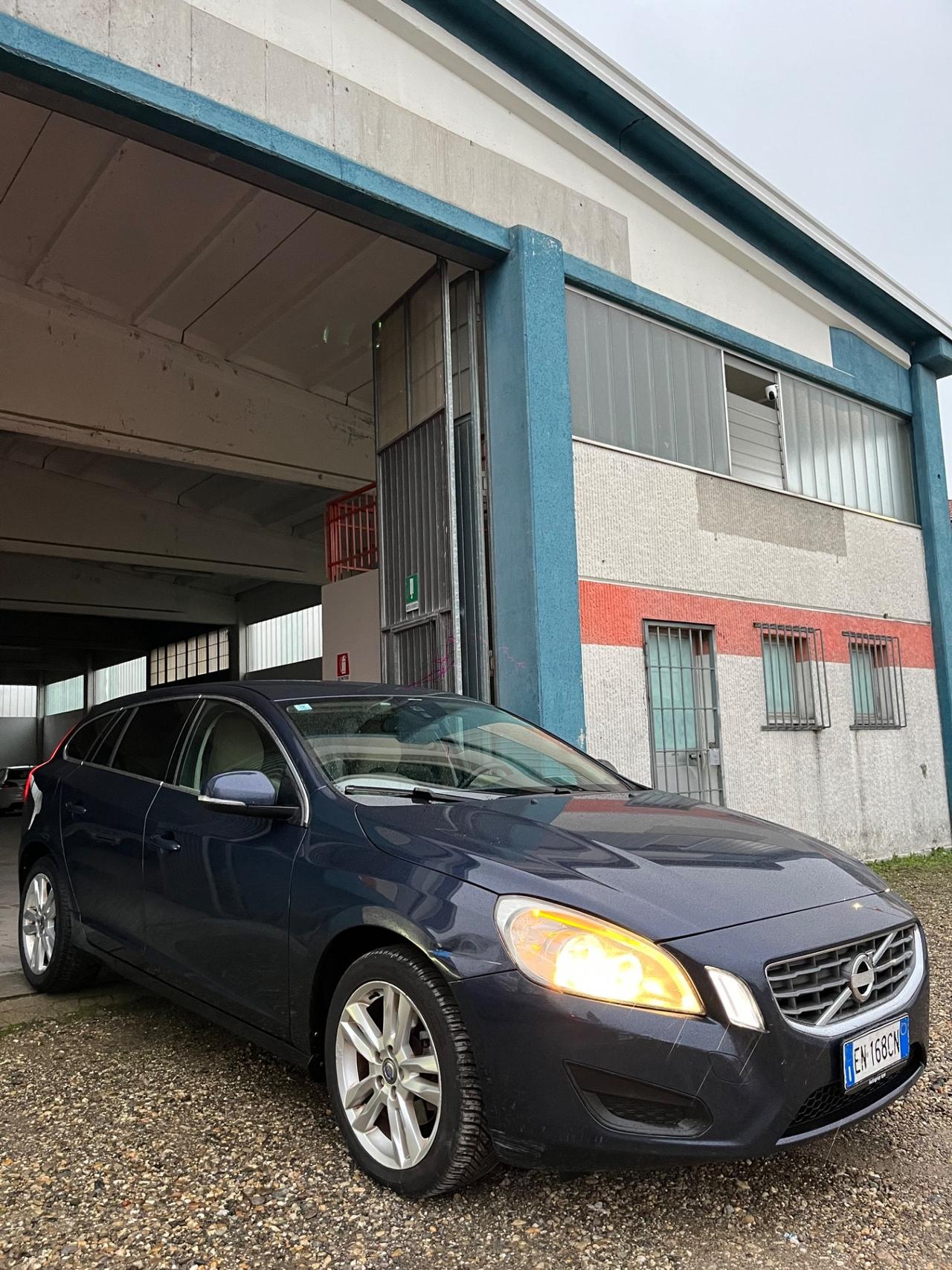 Volvo V60 D2 1.6 Powershift