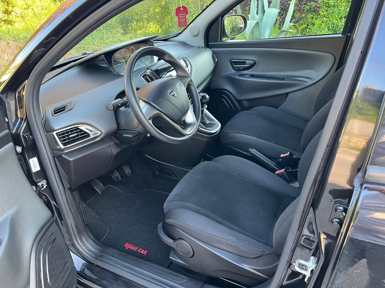 Lancia Ypsilon 1.2 BENZINA 69CV 5 porte Gold