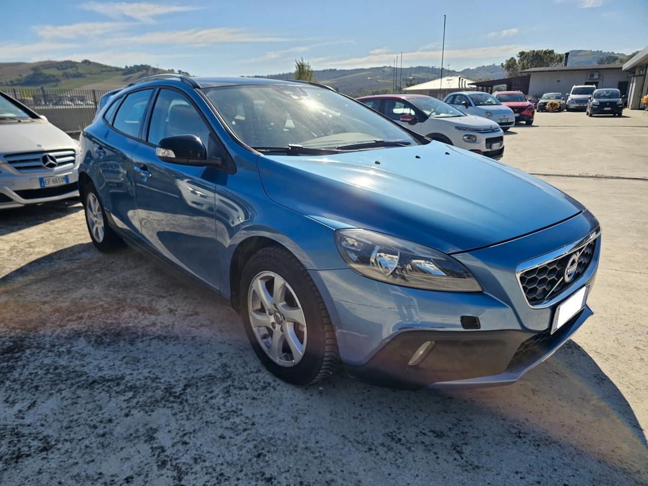 Volvo V40 Cross Country D4 Kinetic + tetto panorama