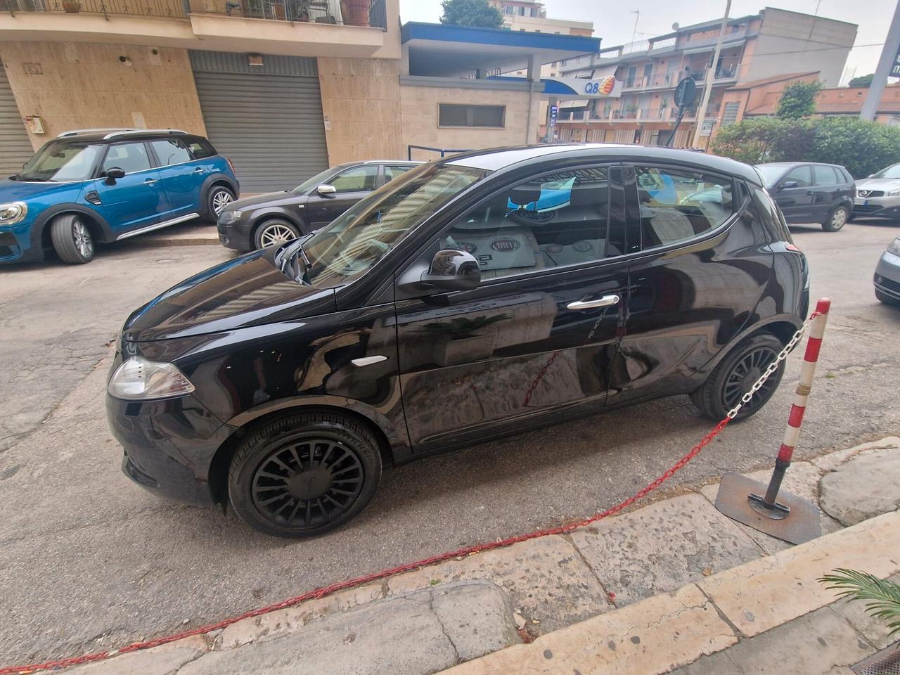 Lancia Ypsilon 1.0 FireFly 5 porte S&S Hybrid UnYca