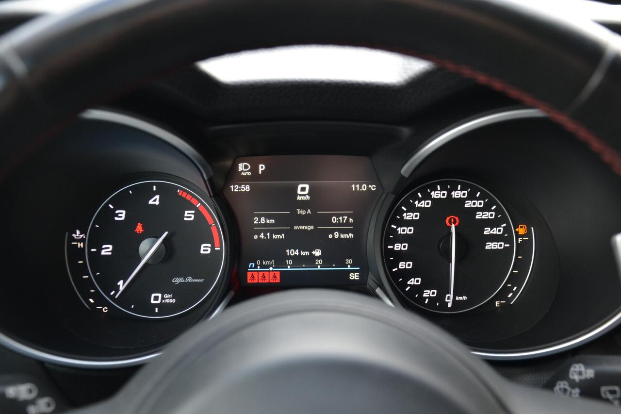 Alfa Romeo Stelvio 2.2 160CV AT8 *FULL LED+NAVI+PDC+RCAM+F1+PRIVACY*