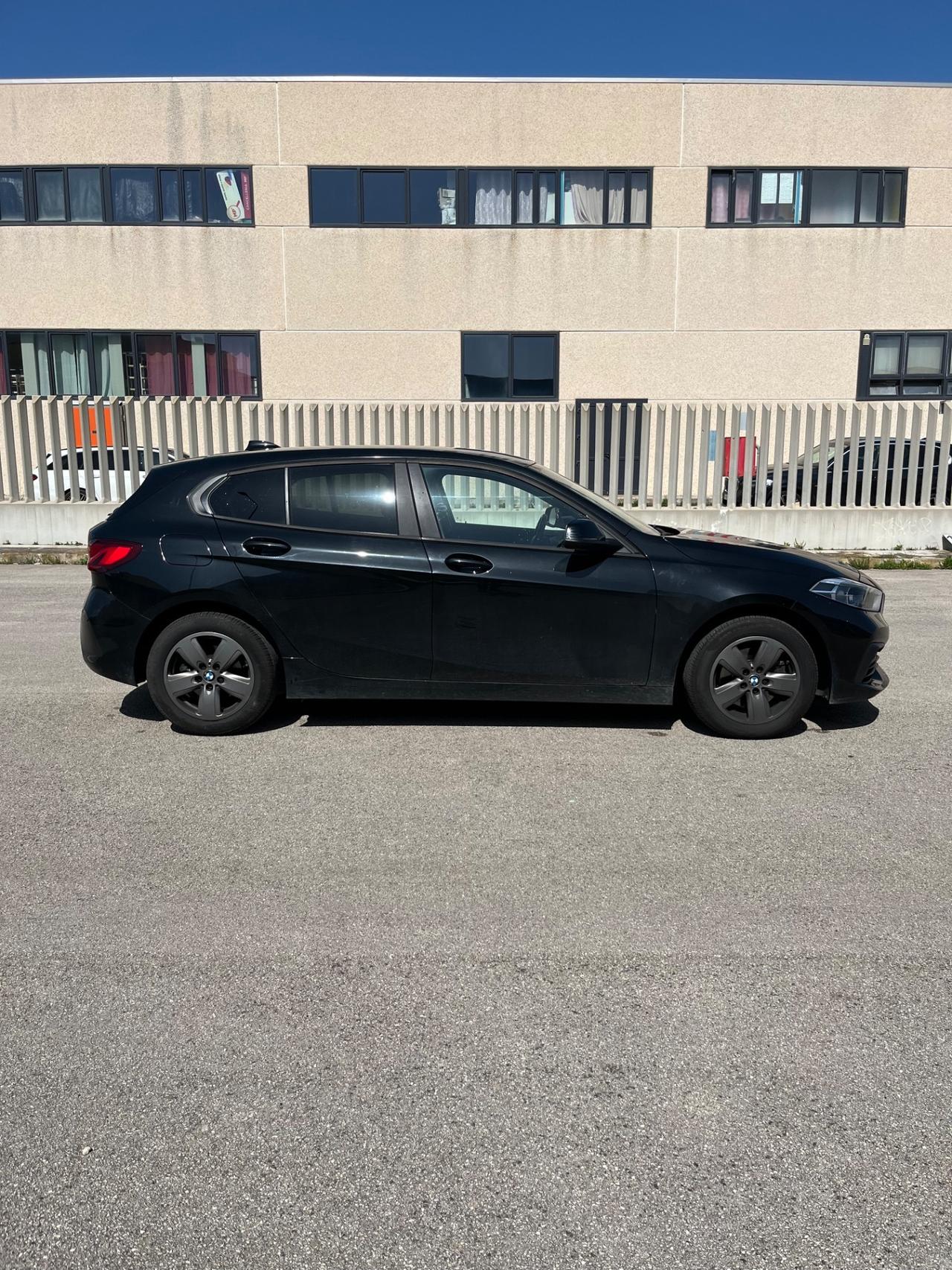 Bmw 116 SERIE 1 116d 1.5 BUSINESS ADVANTAGE adatta neopatentati