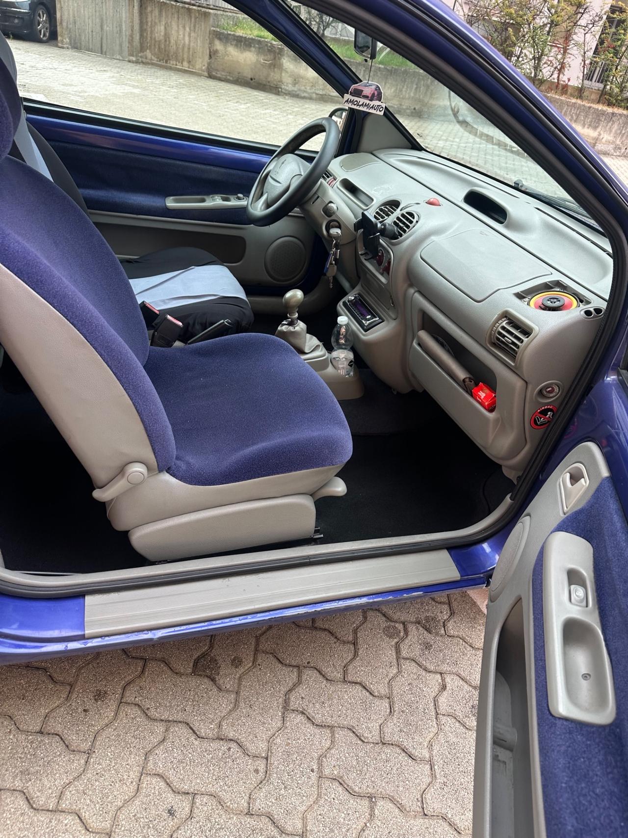 Renault Twingo 1.2i cat Ice