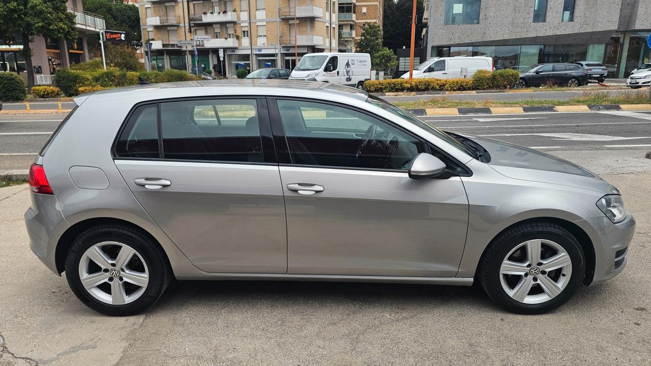 Volkswagen Golf 1.6 TDI 5p. Highline BlueMotion Technology