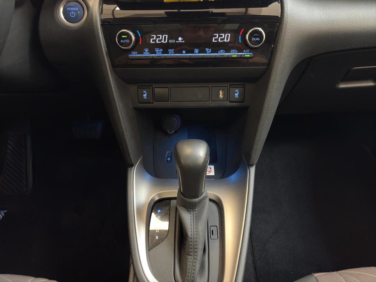 Toyota Yaris Cross 1.5h Lounge fwd 116cv e-cvt