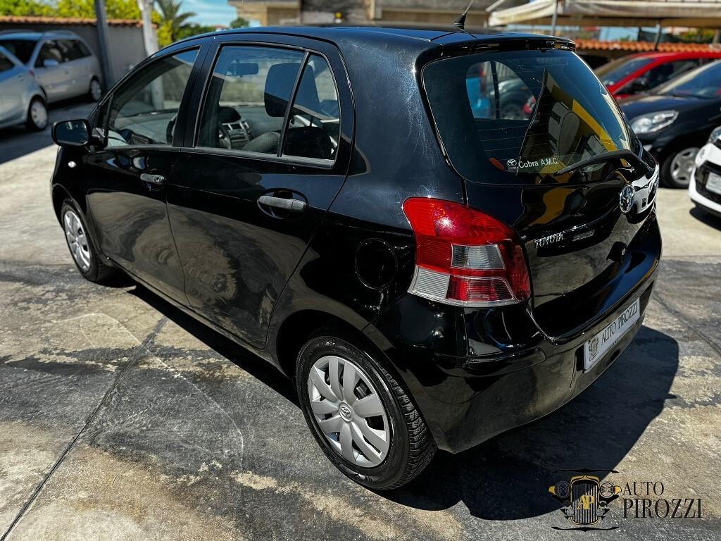 TOYOTA YARIS 1.0 BENZINA ANNO 2011 CON 130000Km