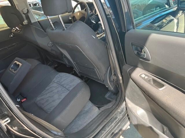 PEUGEOT 3008 1,6 DIESEL