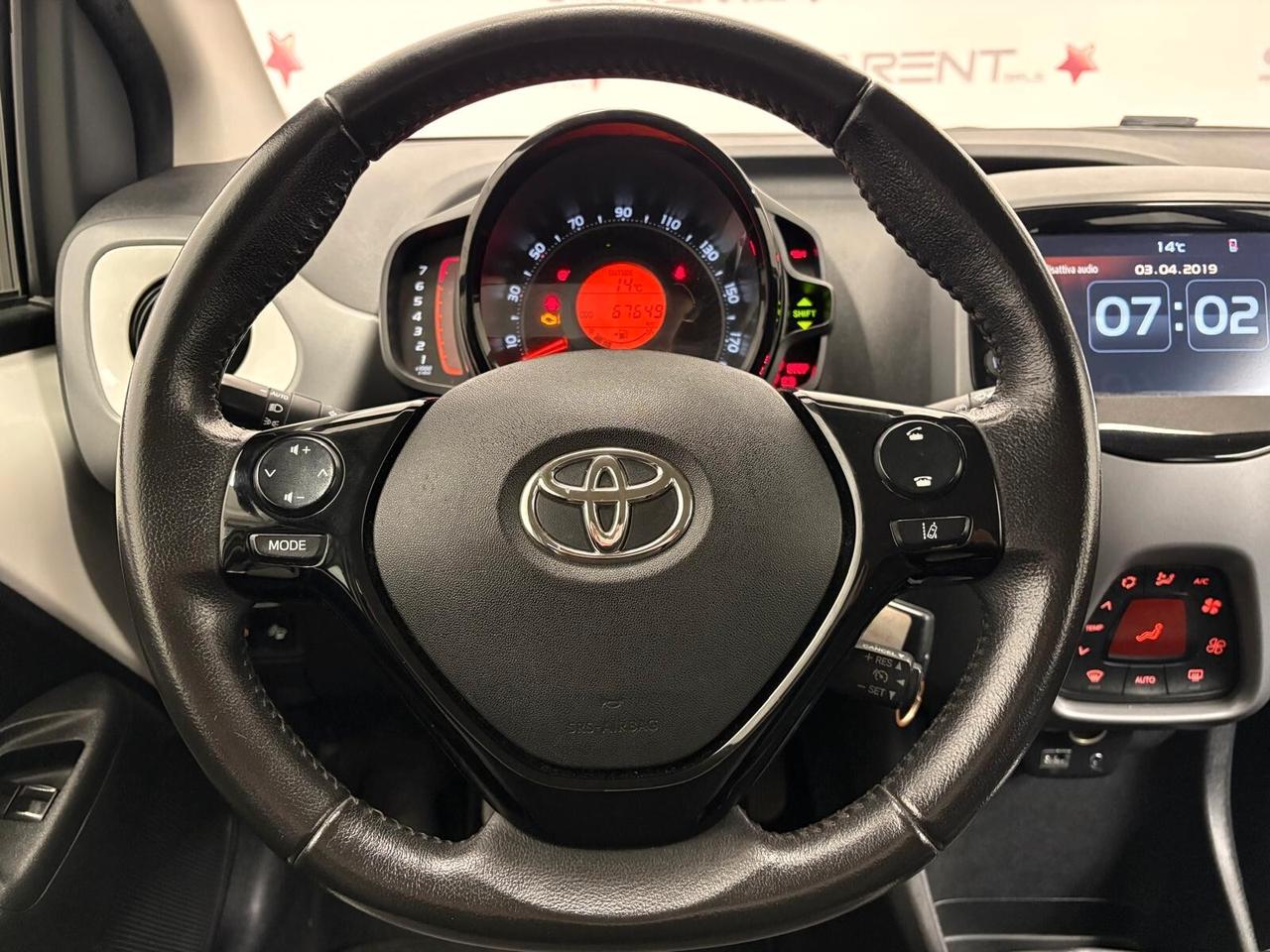 Toyota Aygo Connect 1.0 VVT-i 72 CV 5 porte x-play