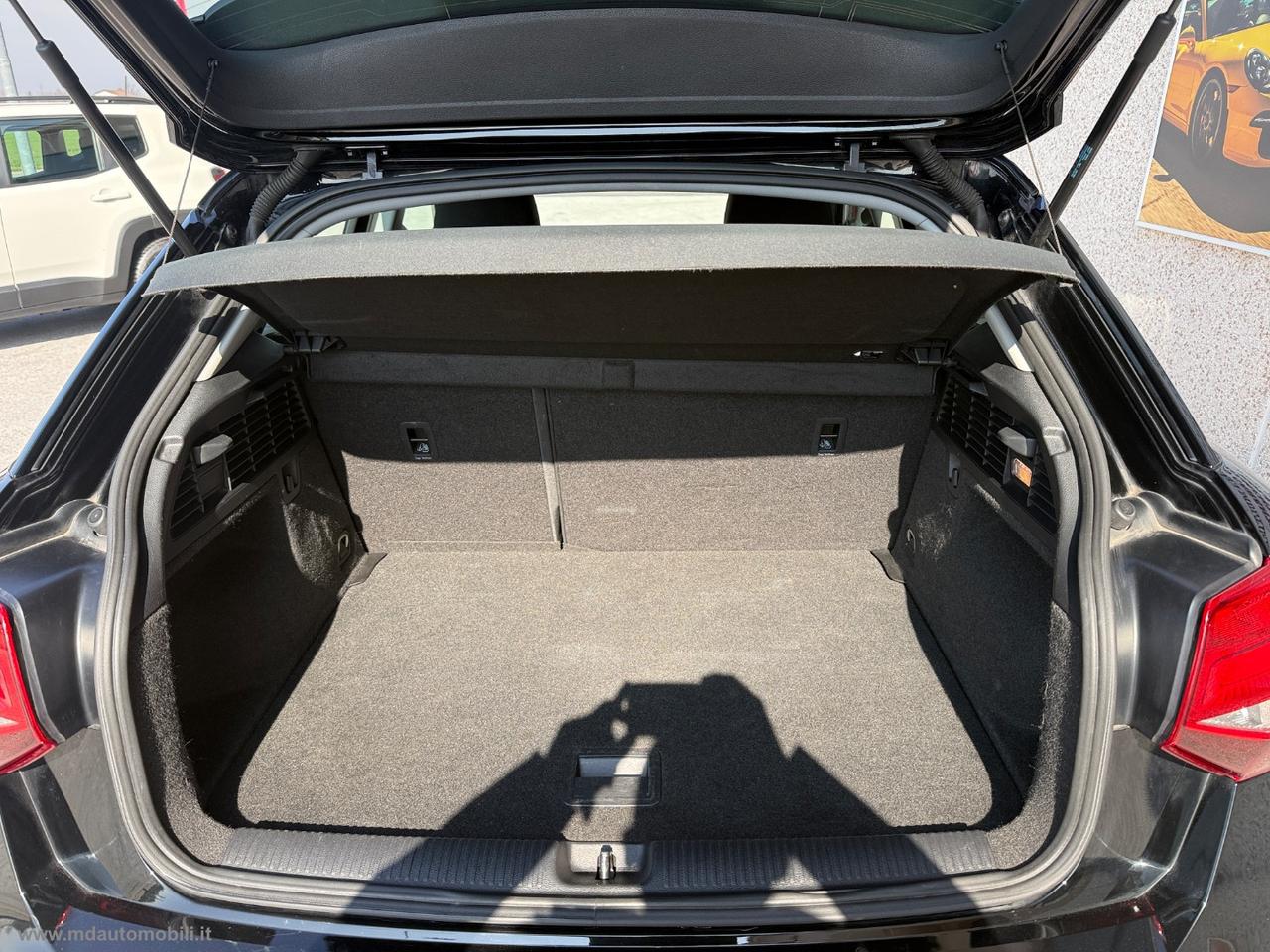 AUDI Q2 30 TDI Business STUPENDA