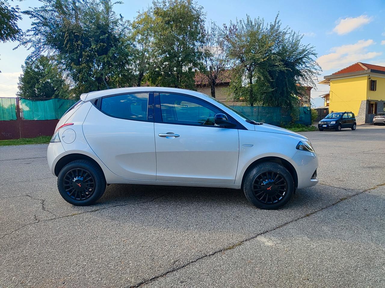 Lancia Ypsilon benzina metano