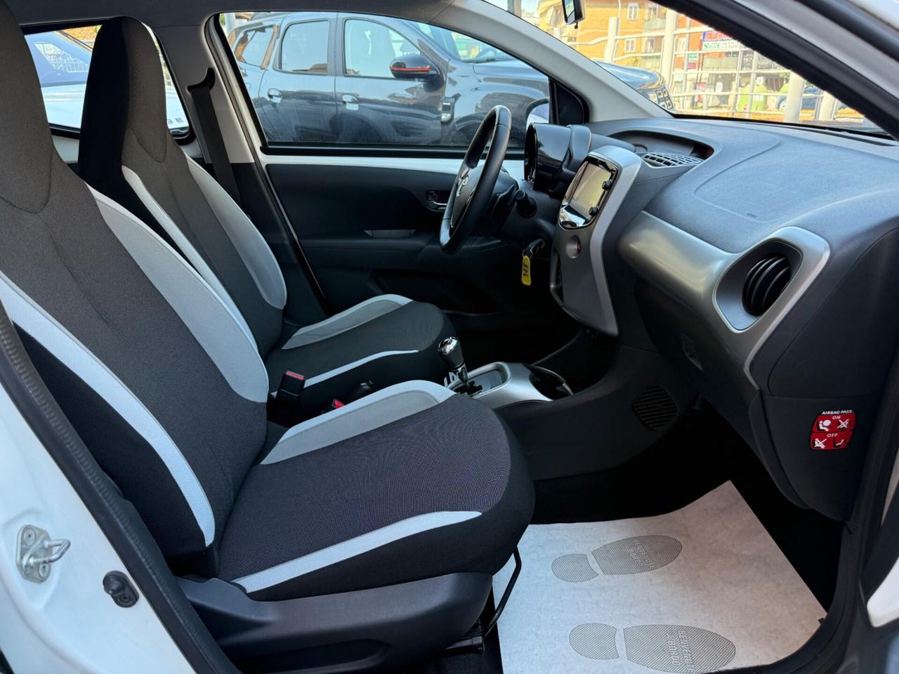 Toyota Aygo 5p X-play m-mt - SOLO 55.205Km - UNIPRO’