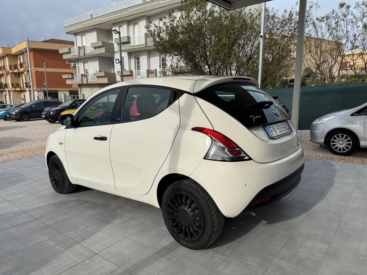 Lancia Ypsilon 1.2 69 CV 5 porte GPL Ecochic Elefantino Blu