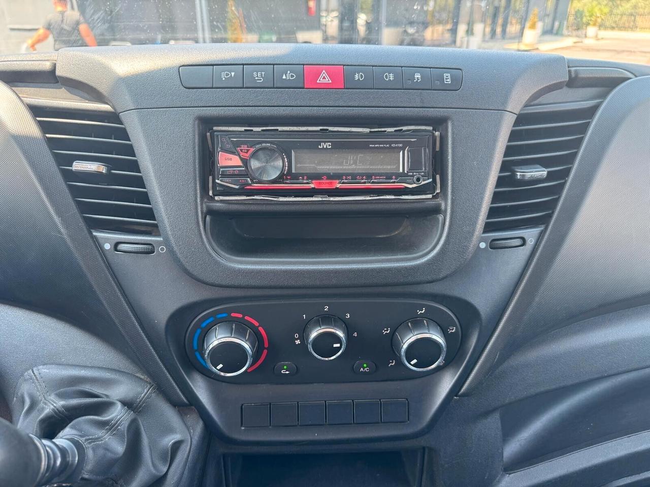 Iveco Daily 2.3 126cv passo lungo