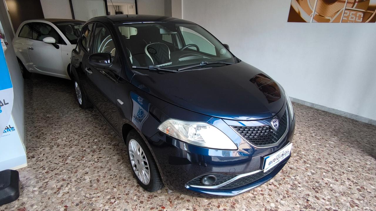 Lancia Ypsilon 1.2 69 CV 5 porte GPL Ecochic Silver