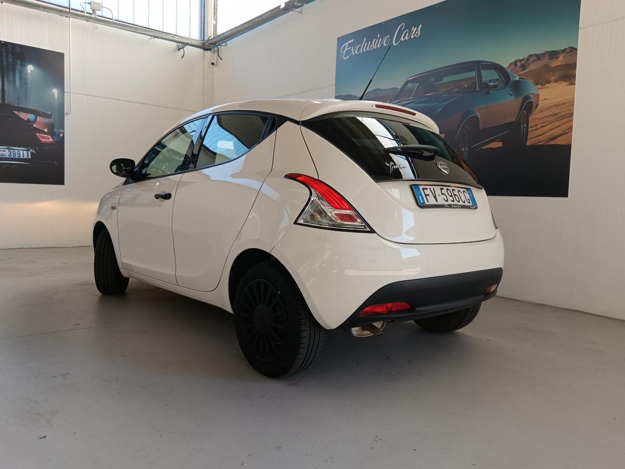 Lancia Ypsilon 1.2 69 CV 5 porte S&S Elefantino Blu