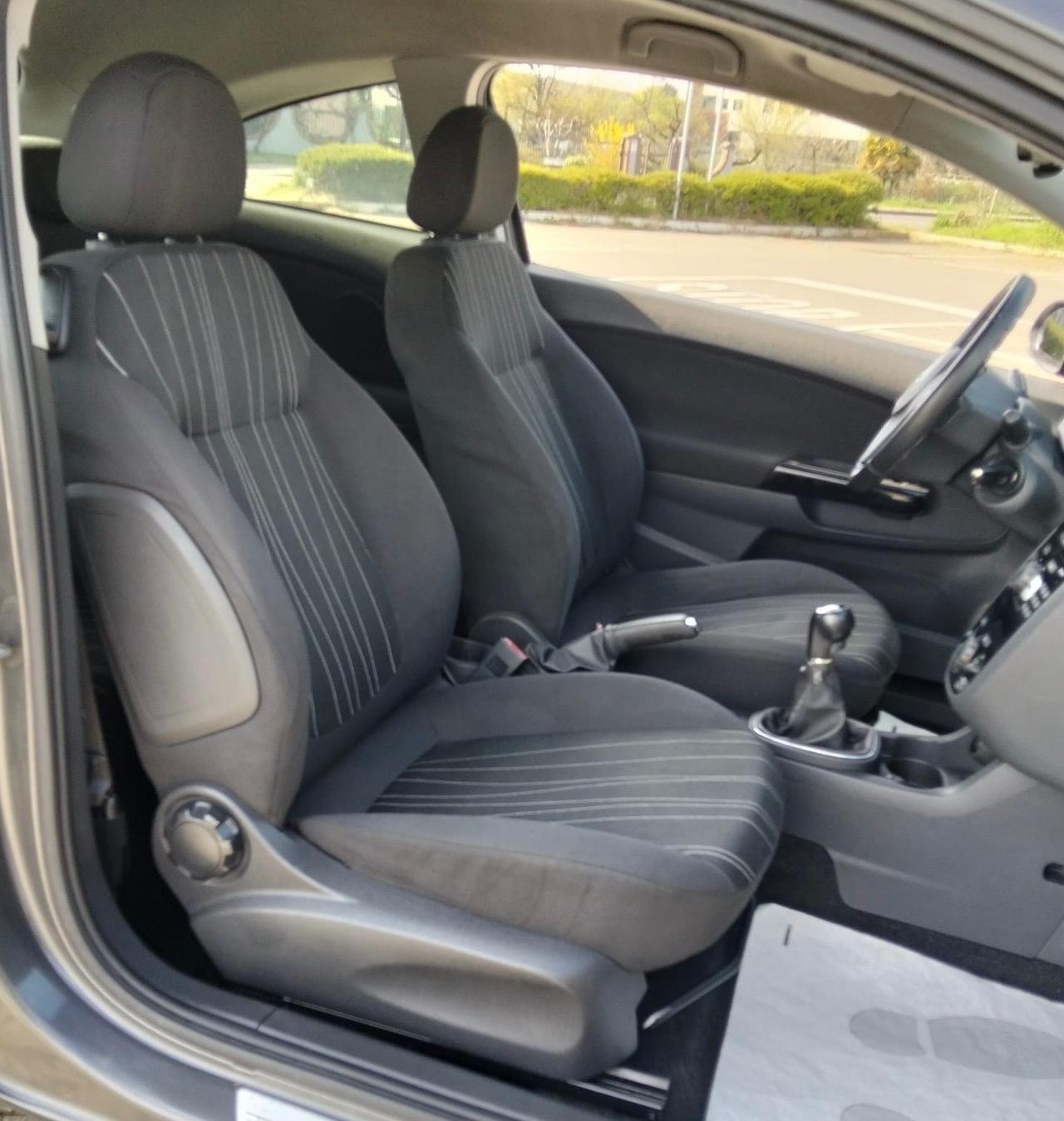 Opel Corsa 1.2 3 porte Club