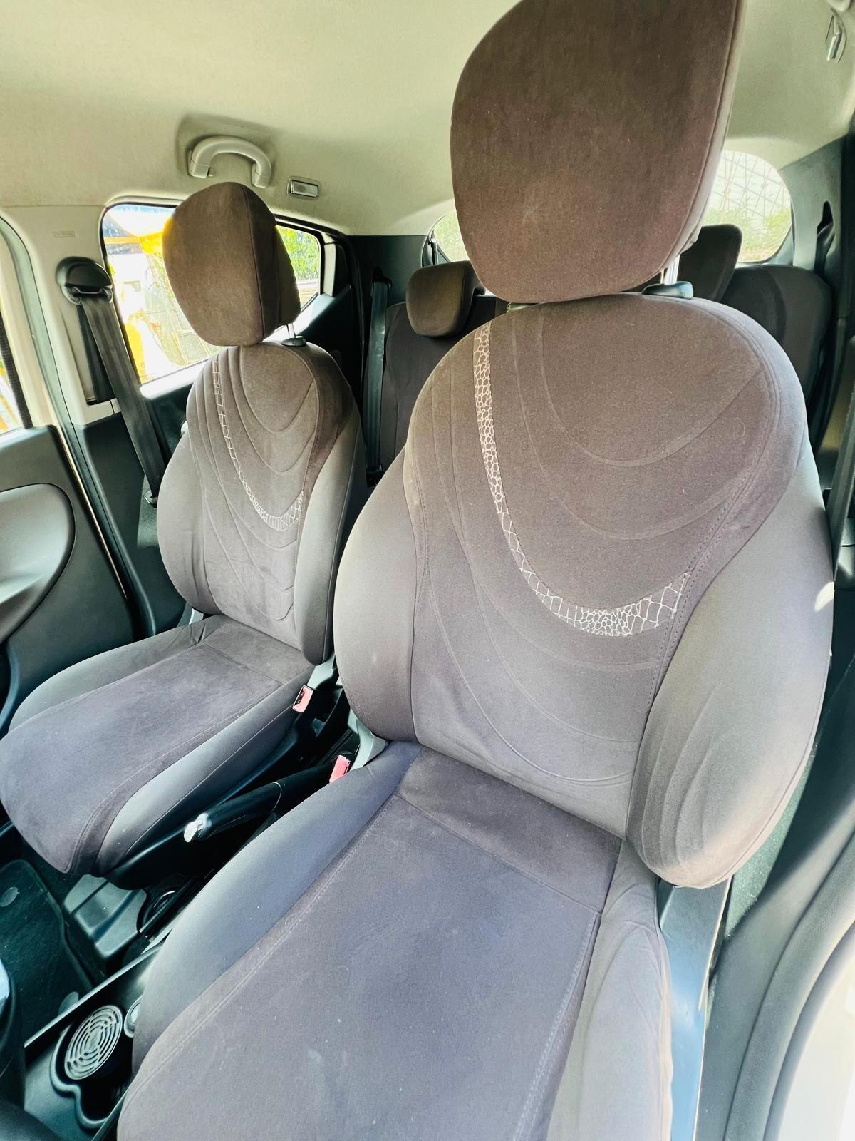 Lancia Ypsilon 1.3 MJT 16V 95 CV 5 porte S&S Platinum - 2011