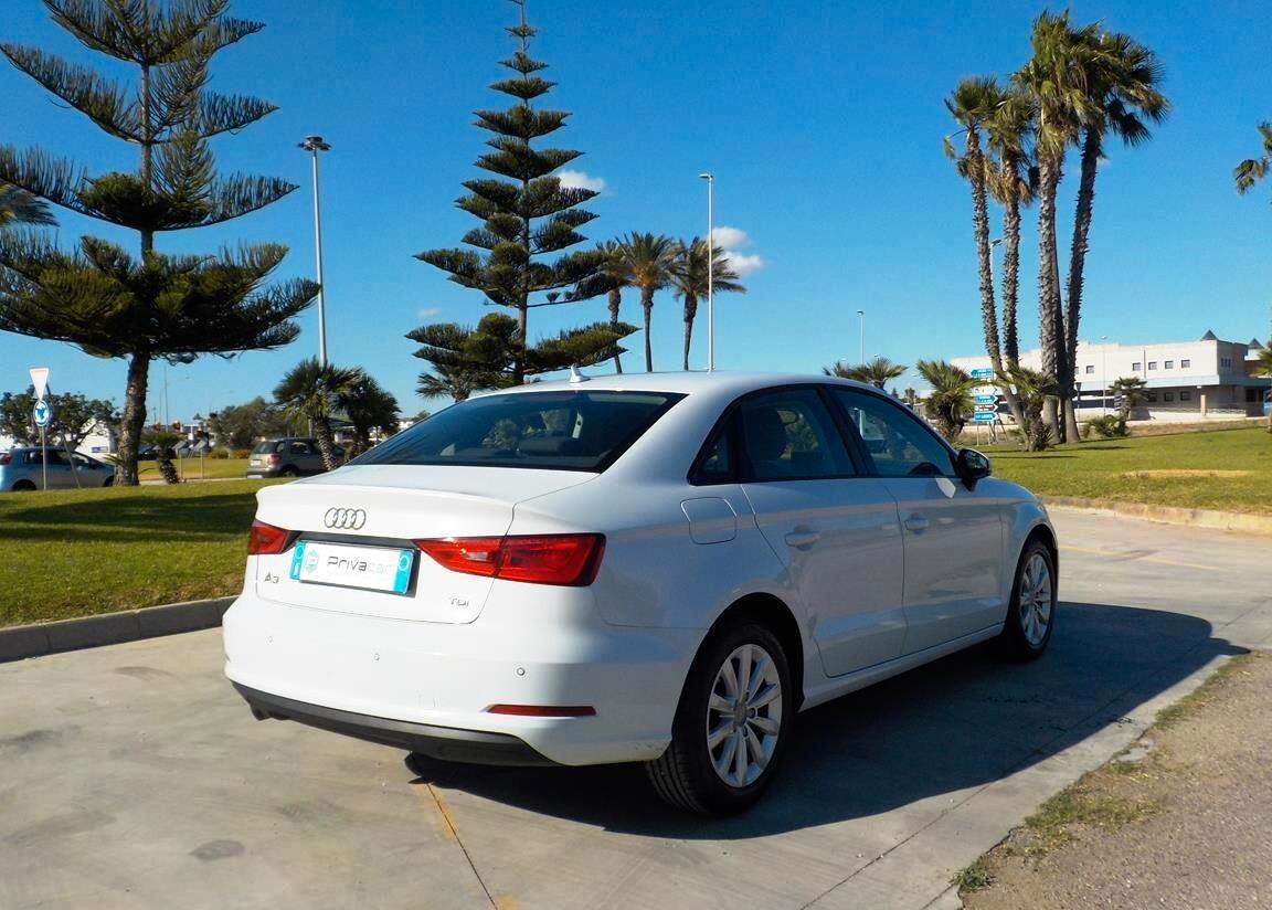 Audi A3 Sedan 1.6 TDI clean diesel Young