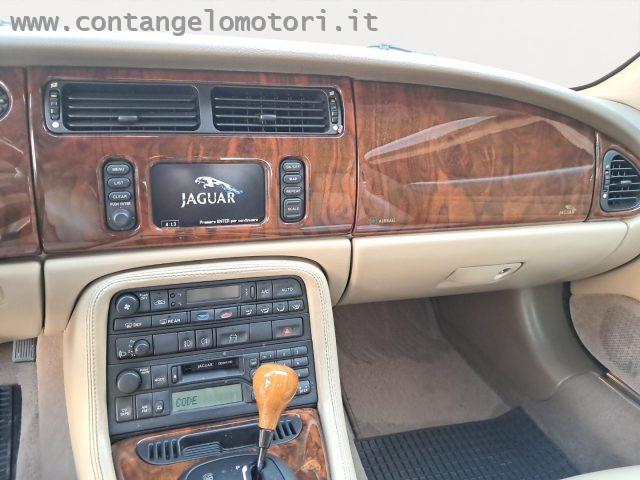 JAGUAR XK8 4.2 Coupé