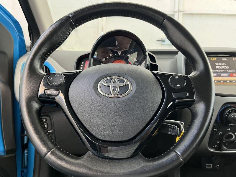 Toyota Aygo Connect 1.0 VVT-i 72 CV 5 porte x-cool