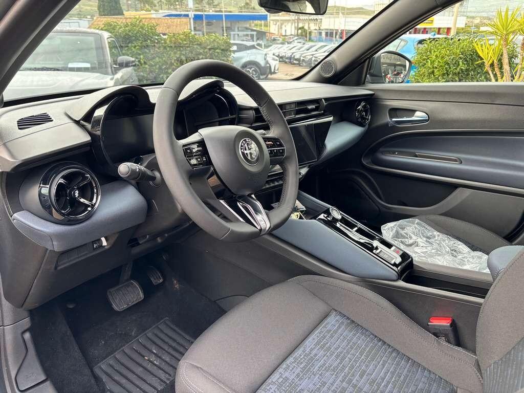 Alfa Romeo Junior 1.2 145 CV Hybrid 2026 KM 0 IVA ESPOSTA Tua a solo 249 Euro al mese