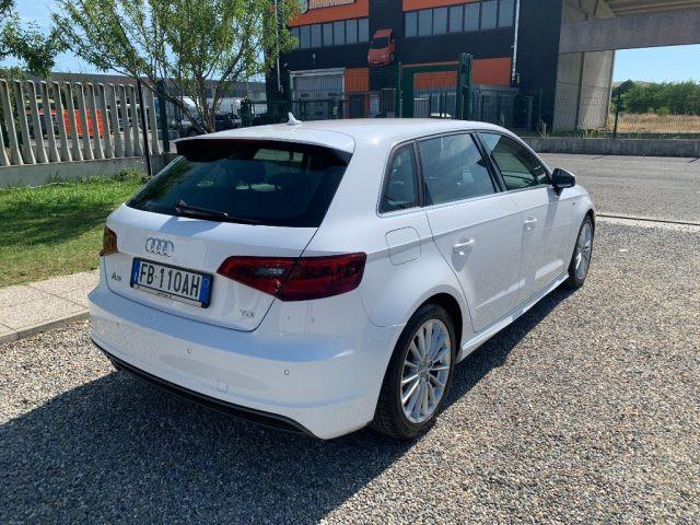 AUDI A3 SPB 1.6 TDI S-LINE Admired