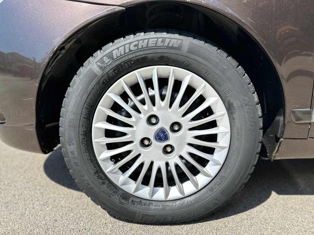 LANCIA Ypsilon VERSIONE VERSUS-CAMBIO-AUTOMATICO