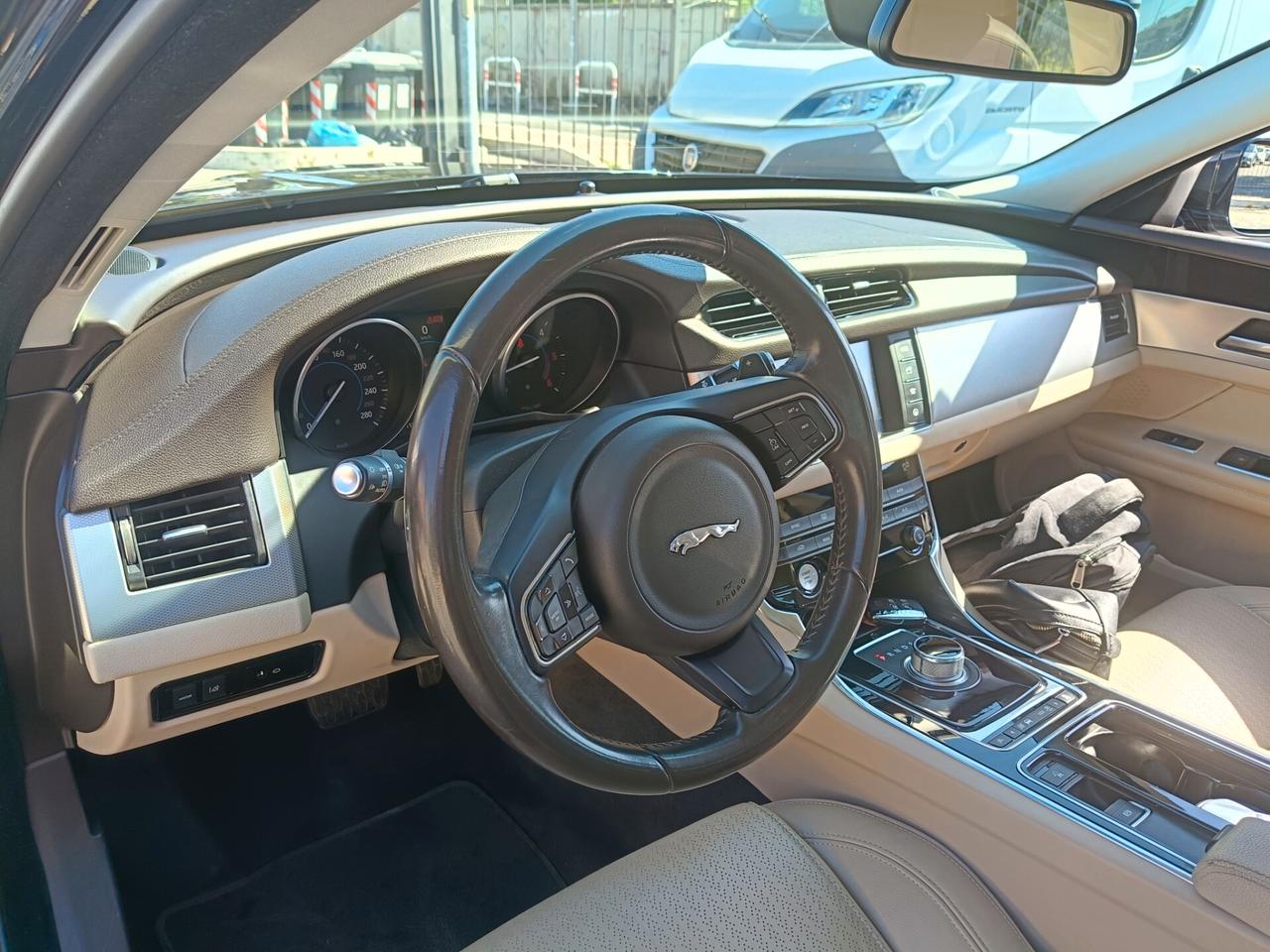 Jaguar XF 2.0 D E-Performance aut. Prestige