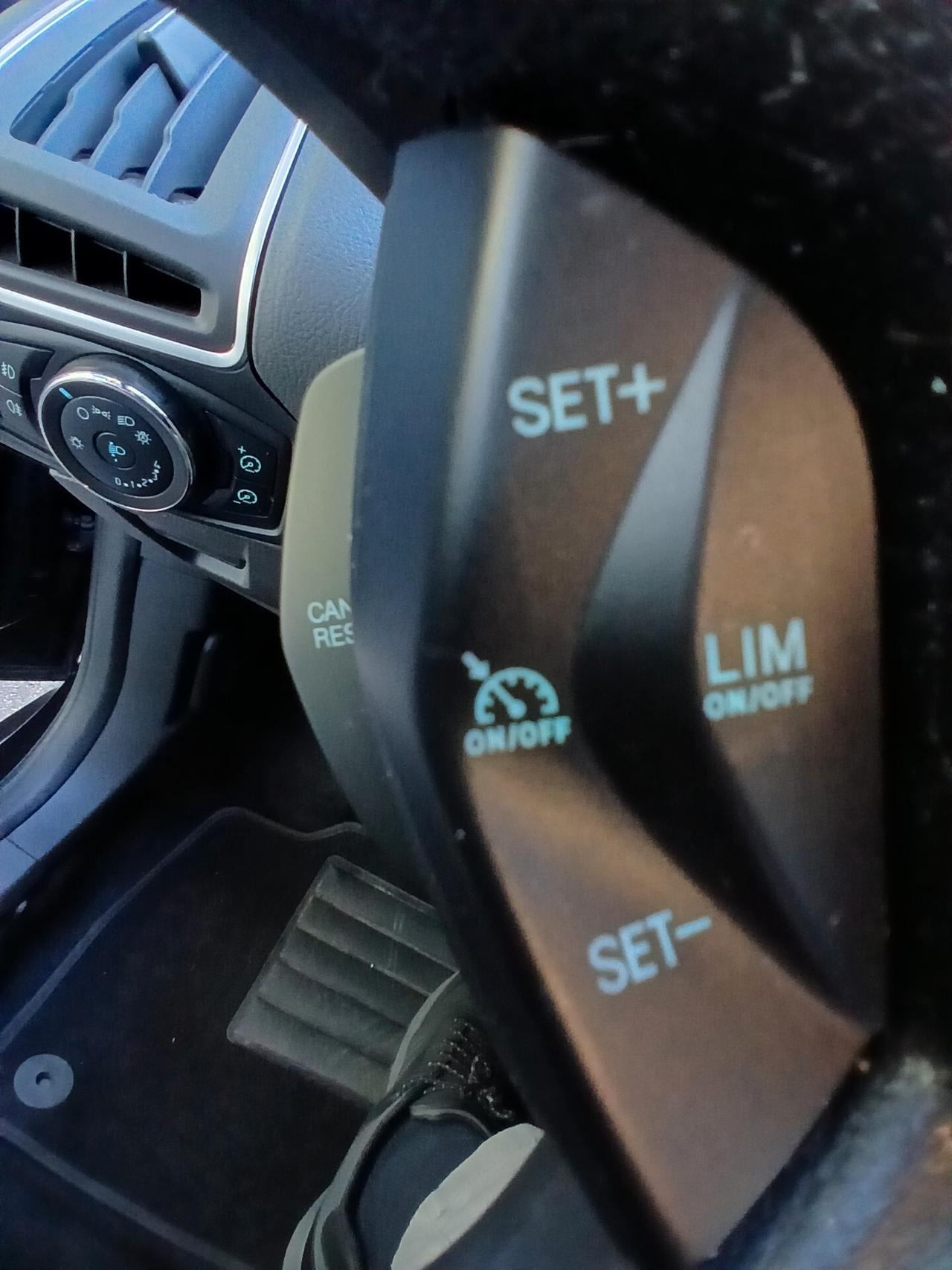 Focus 1.6 TITANIUM FULL OPTIONAL TAGLIANDI FORD