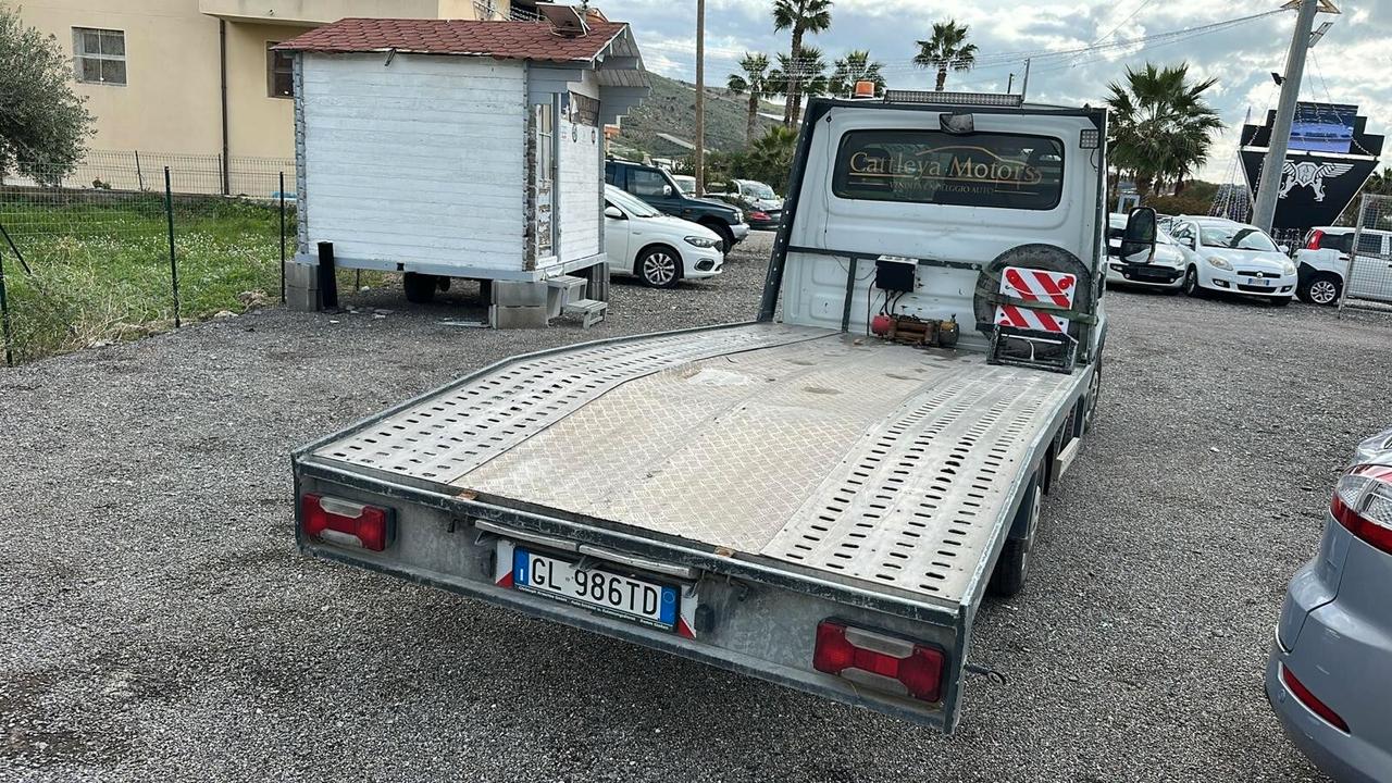 Iveco Daily carroattrezzi patente b