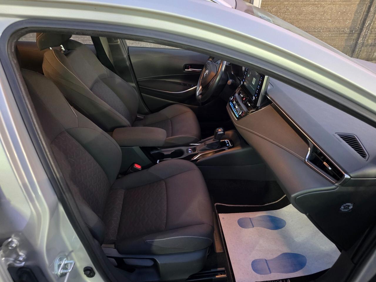 Toyota Corolla Touring Sports 1.8 Hybrid Business Tech