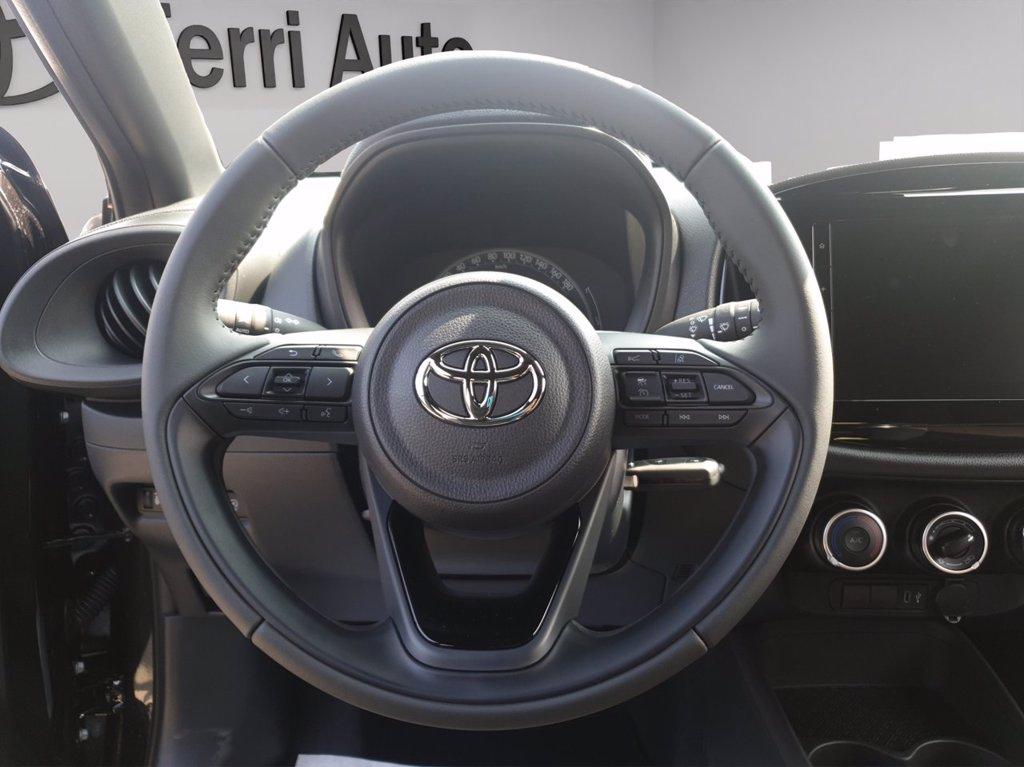 TOYOTA Aygo x 1.0 active 72cv del 2025