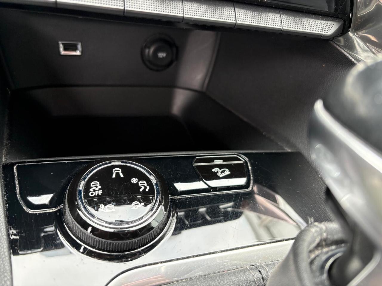 Peugeot 3008 ALLURE PureTech Turbo 130 6mt UNICO PR.