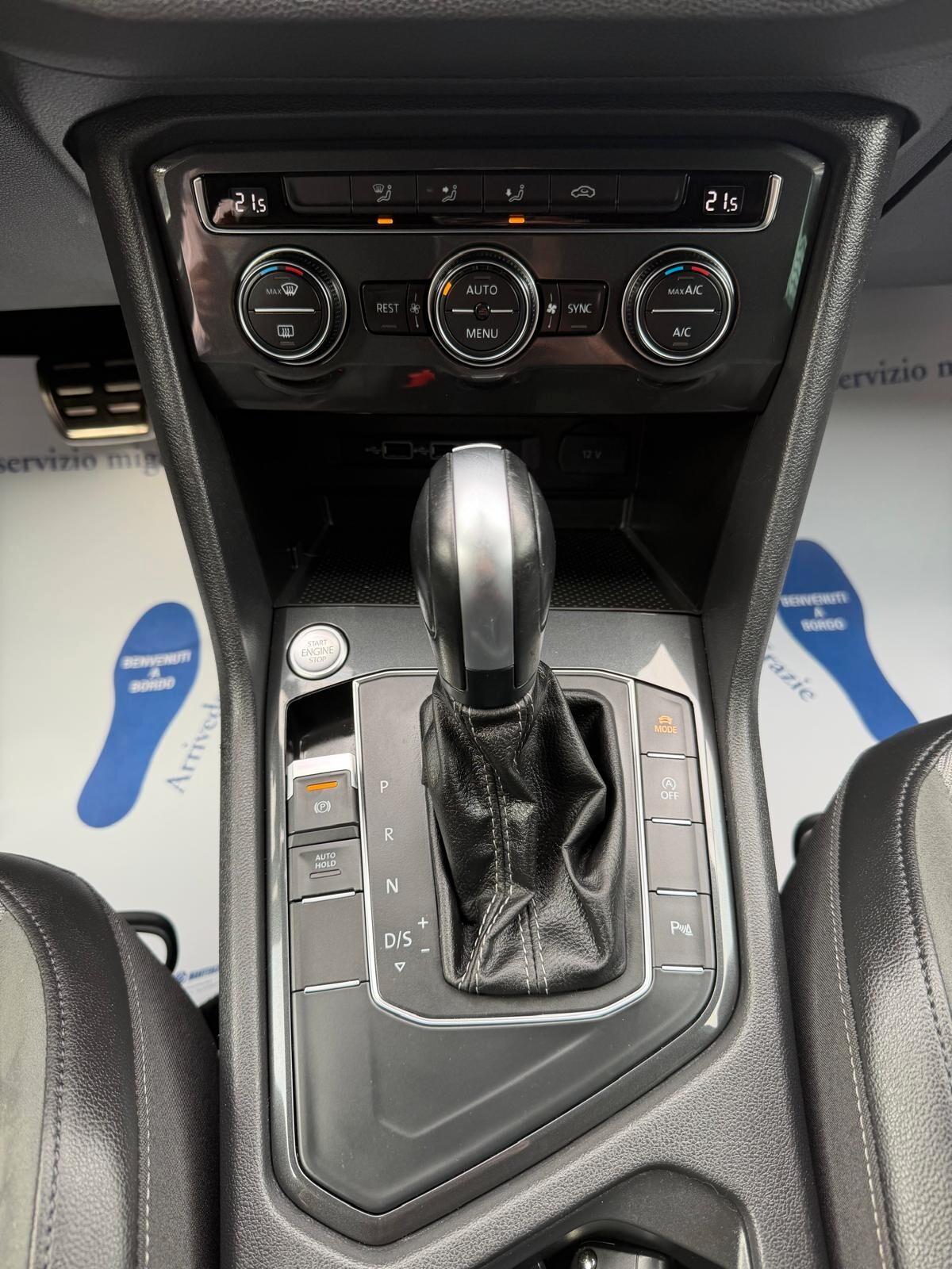 Volkswagen Tiguan 2.0 TDI SCR DSG R-LINE Pack interno ed esterno
