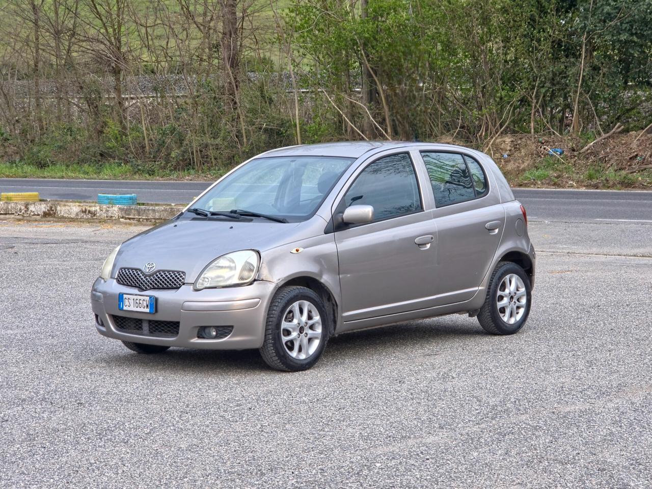 Toyota Yaris 1.0i 16V cat 5 porte Sol 2004-E4 Manuale NEO