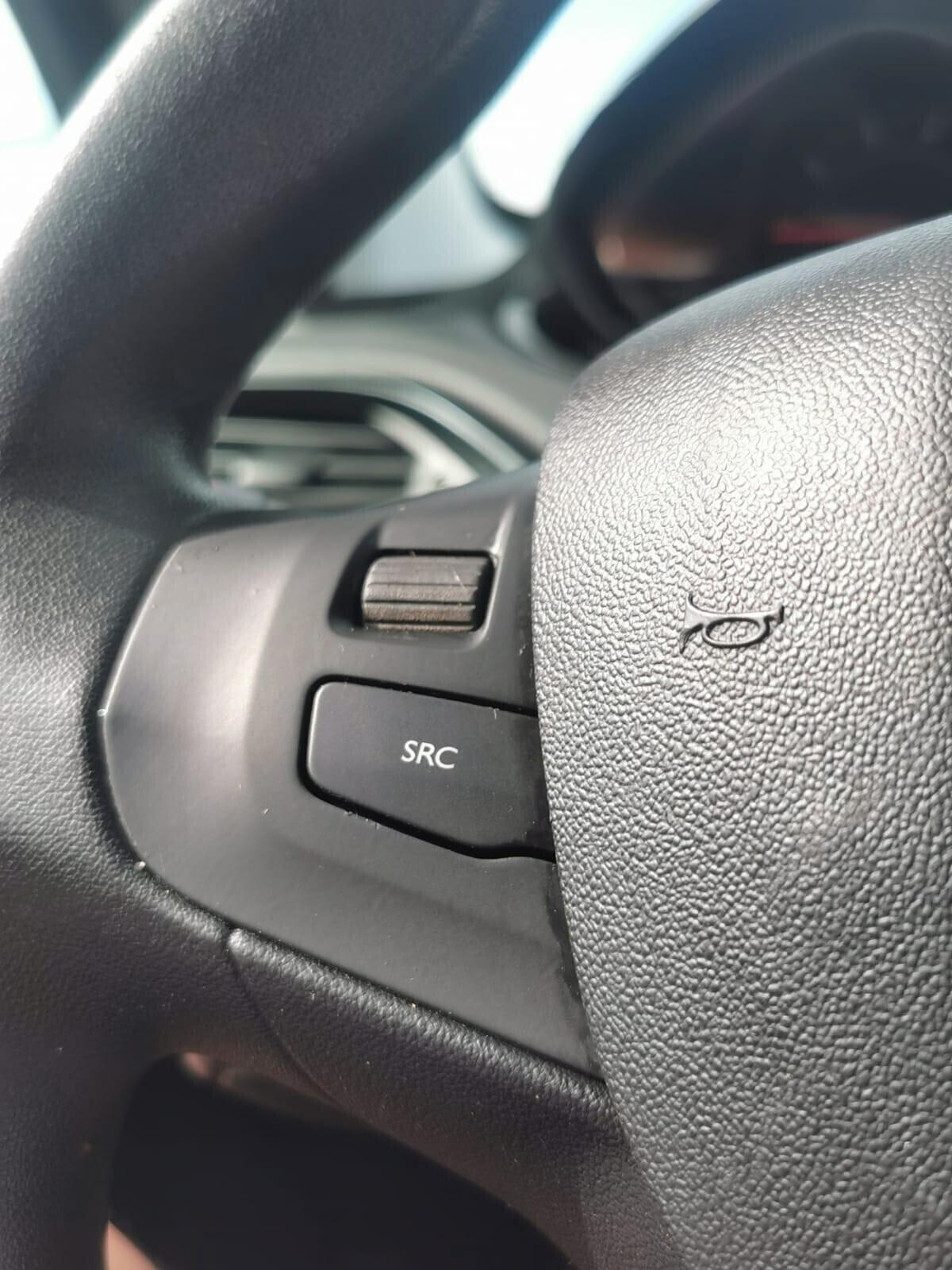 Peugeot 208 1.0 VTi 68 CV 5 porte Active - 2013