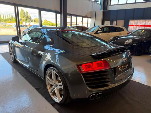 AUDI R8 4.2 V8 FSI quattro R tronic