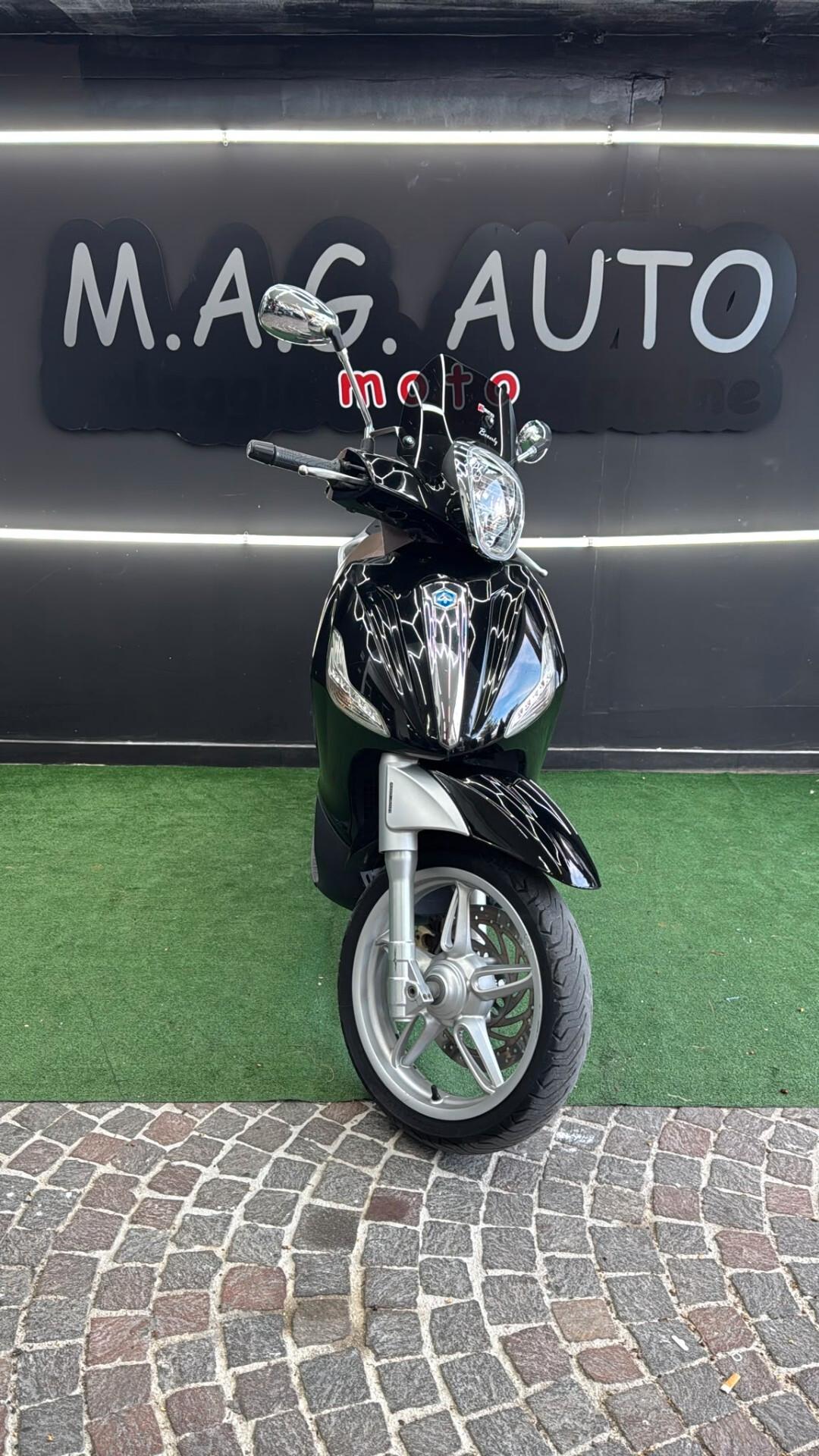 Piaggio Beverly 350
