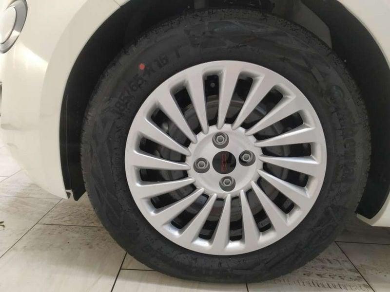 FIAT 500 500e 42 kWh (Red)