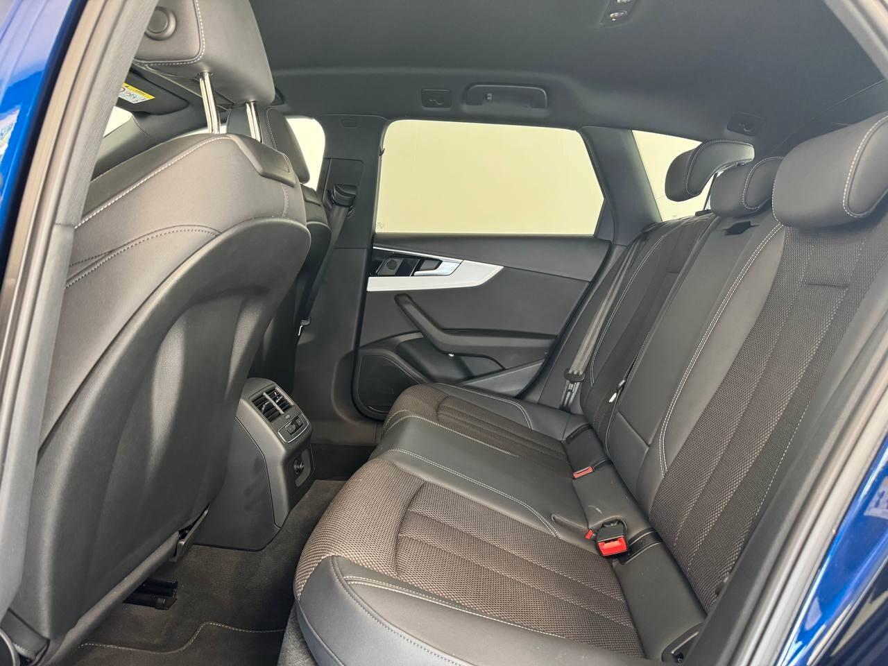 Audi A4 2.0 TDI MHEV 40 S LINE