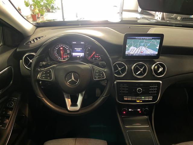 MERCEDES-BENZ GLA 200 d Automatic Business