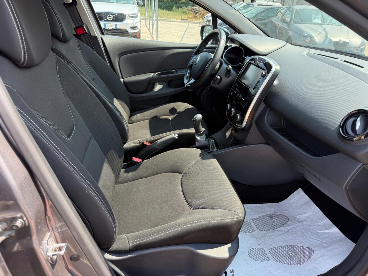Renault Clio 1.2 75CV 5 porte Zen EURO6 NEOPATENTATI